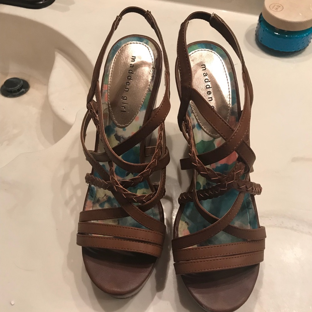 Brown cork wedges
